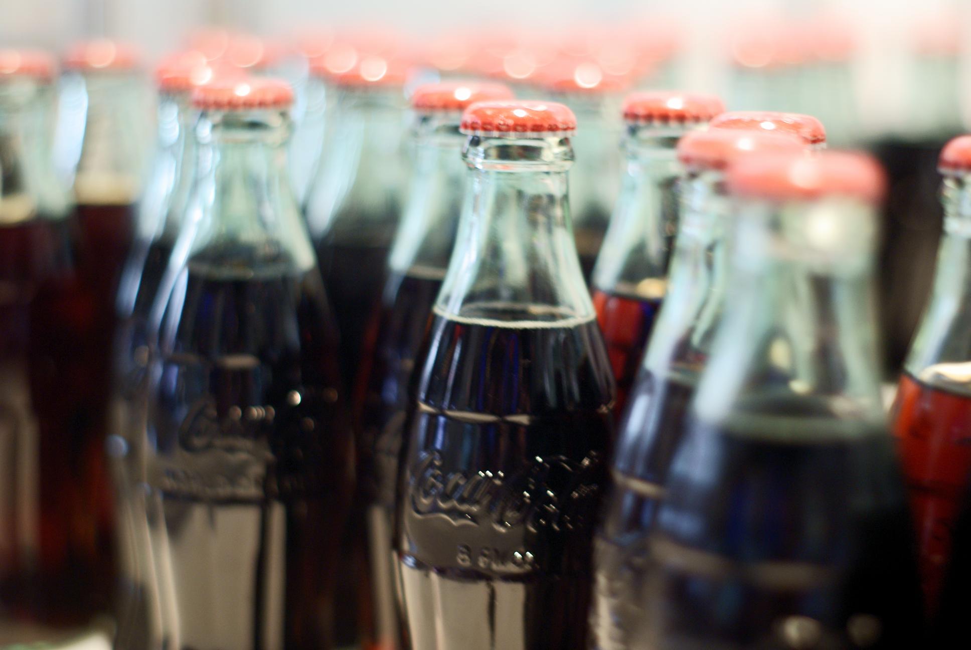 Soda sans sucres COCA-COLA : le pack de 6 bouteilles en verre de 25cL à  Prix Carrefour